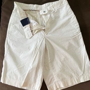 Men’s White Burberry shorts (30R)